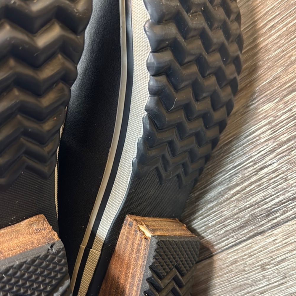 Sorel Gray and Black Winter Boots woman’s 9.5 (s23) - Picture 6 of 7
